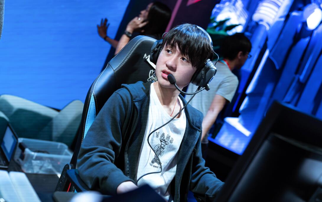 九游平台-2007火箭vs爵士第七场