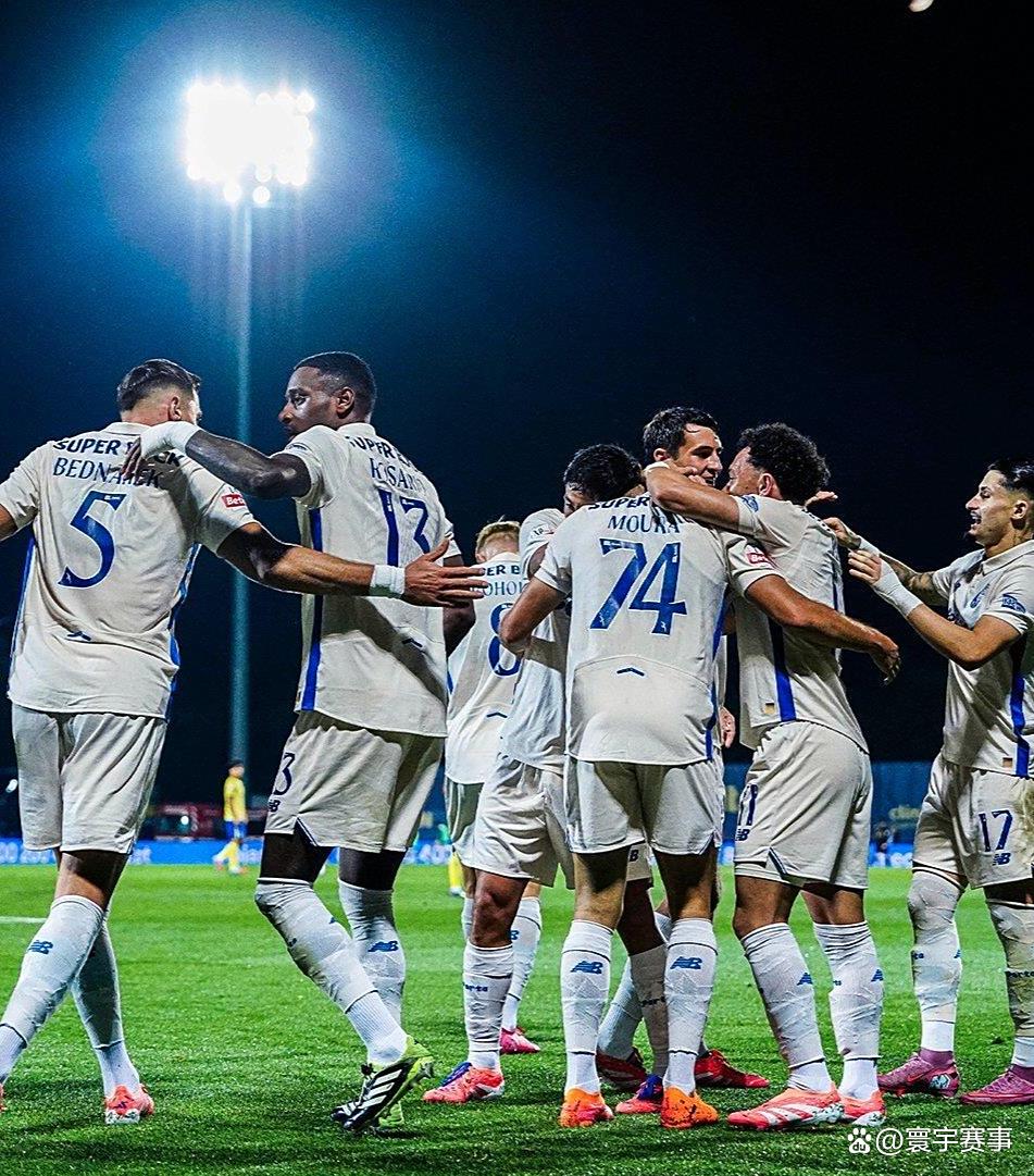 九游官方-火箭雷霆保罗最后防守