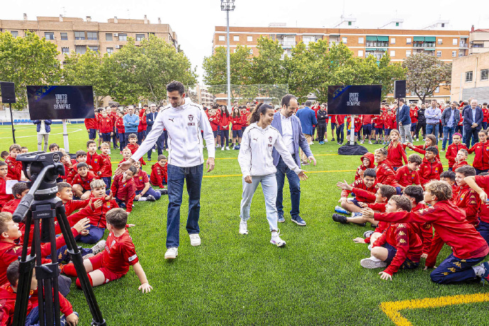 瓦伦西亚新球场效果图